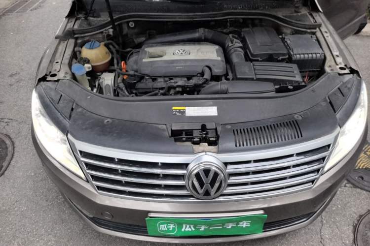 Used Volkswagen FAW-Volkswagen CC 2013 2.0 TSI Ultimate Model Engine Bay
