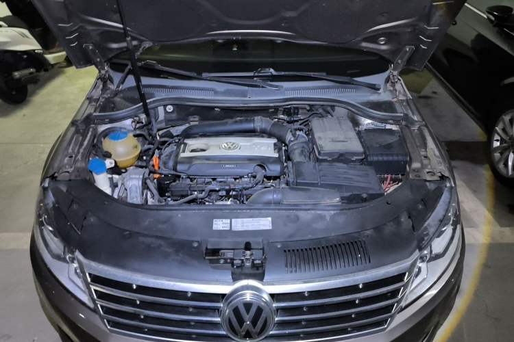 Used Volkswagen FAW-Volkswagen CC 2013 2.0 TSI Ultimate Model Engine Bay
