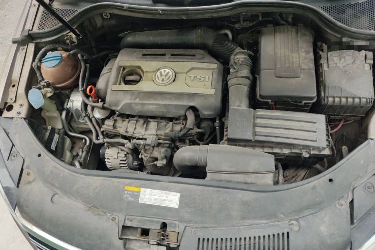 Used Volkswagen FAW-Volkswagen CC 2013 2.0 TSI Luxury Model Engine Bay