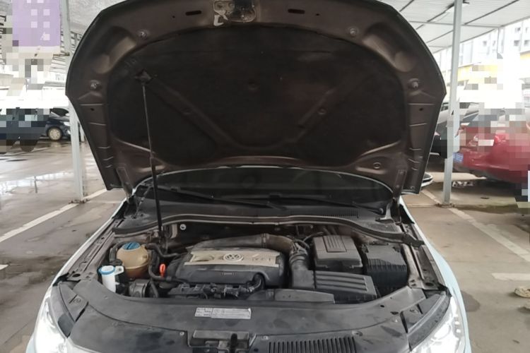 Used Volkswagen FAW-Volkswagen CC 2013 1.8TSI Luxury Model Engine Bay