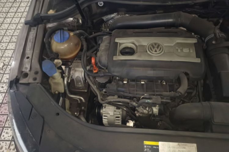 Used Volkswagen FAW-Volkswagen CC 2013 2.0 TSI Luxury Model Engine Bay Right