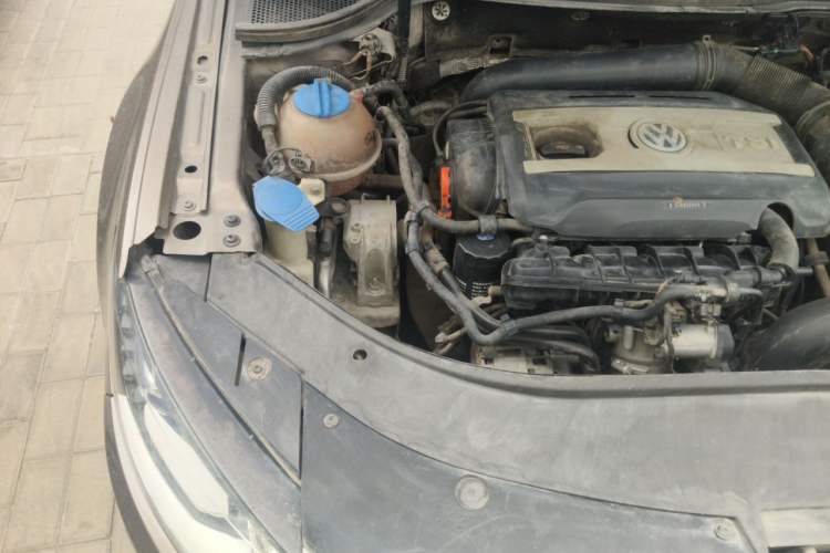 Used Volkswagen FAW-Volkswagen CC 2013 1.8TSI Luxury Model Engine Bay Right
