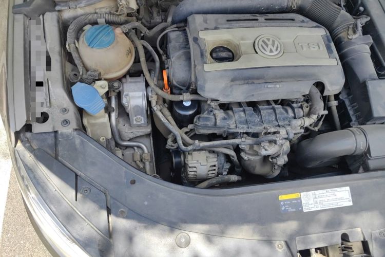 Used Volkswagen FAW-Volkswagen CC 2013 2.0 TSI Luxury Model Engine Bay Right