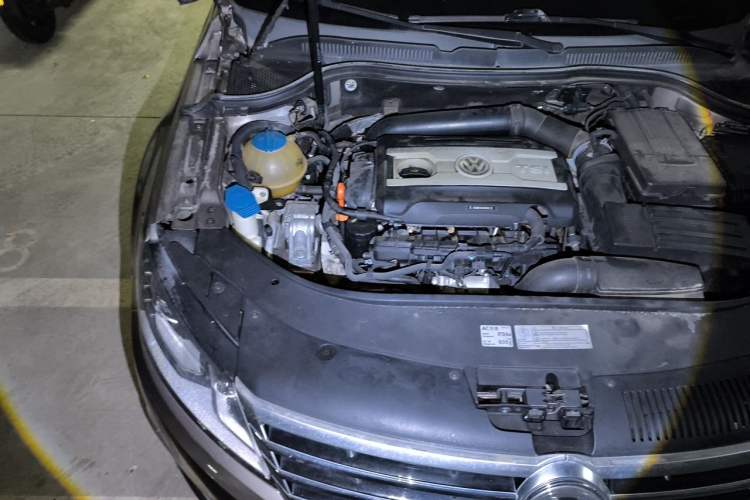 Used Volkswagen FAW-Volkswagen CC 2013 2.0 TSI Ultimate Model Engine Bay Right