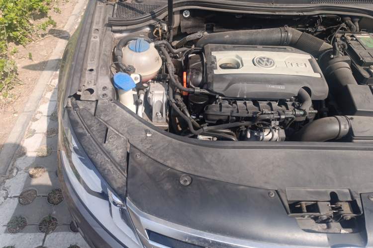 Used Volkswagen FAW-Volkswagen CC 2013 2.0 TSI Ultimate Model Engine Bay Right