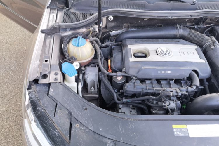 Used Volkswagen FAW-Volkswagen CC 2013 2.0 TSI Luxury Model Engine Bay Right