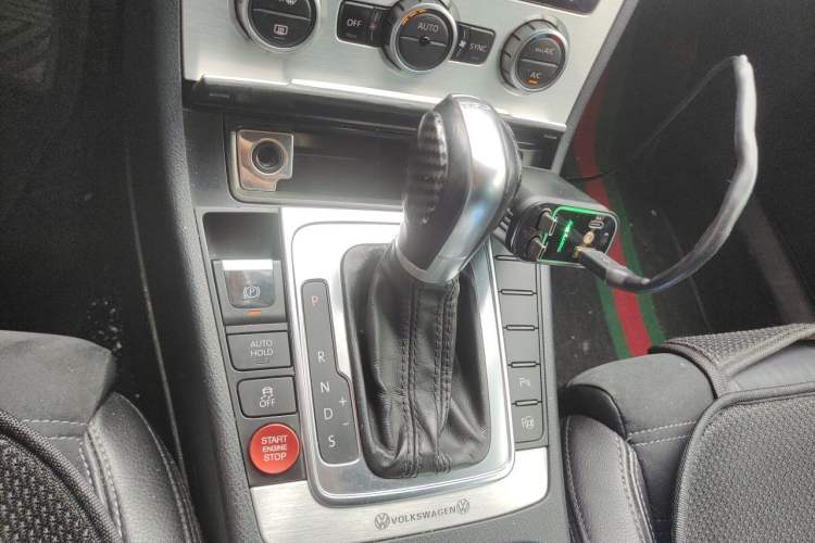 Used Volkswagen FAW-Volkswagen CC 2013 2.0 TSI Luxury Model Gear Lever