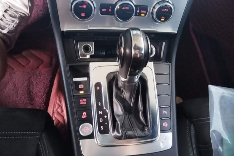 Used Volkswagen FAW-Volkswagen CC 2013 1.8TSI Luxury Model Gear Lever