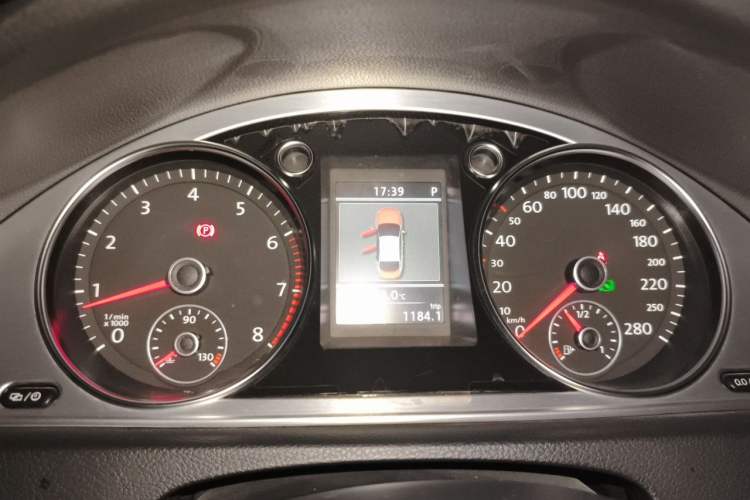 Used Volkswagen FAW-Volkswagen CC 2013 1.8TSI Luxury Model Instrument Cluster