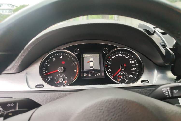 Used Volkswagen FAW-Volkswagen CC 2013 2.0 TSI Luxury Model Instrument Cluster