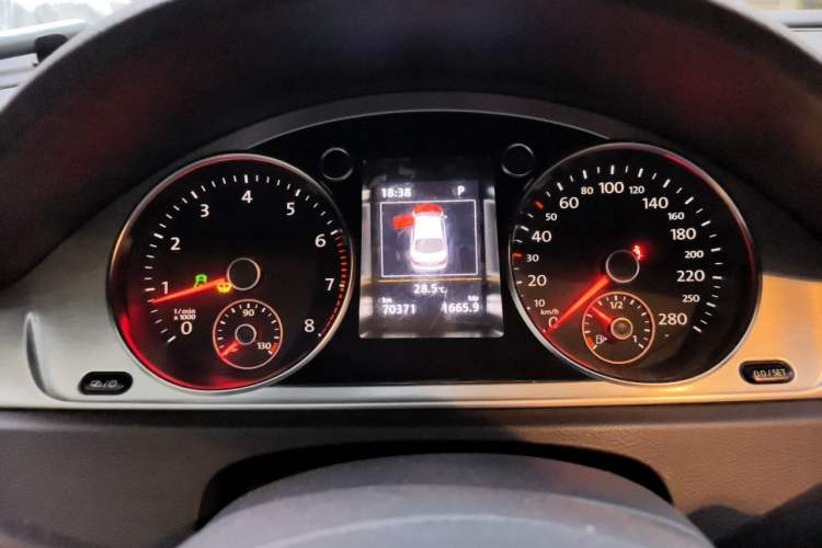 Used Volkswagen FAW-Volkswagen CC 2013 2.0 TSI Ultimate Model Instrument Cluster
