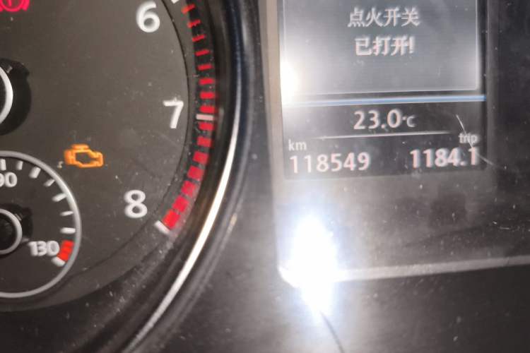 Used Volkswagen FAW-Volkswagen CC 2013 1.8TSI Luxury Model Odometer Close Up