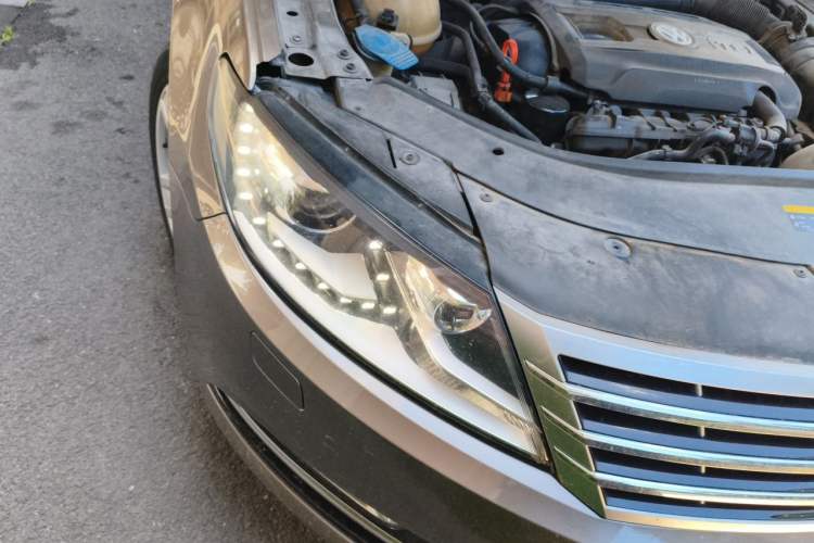 Used Volkswagen FAW-Volkswagen CC 2013 1.8TSI Prestige Model Right Front Headlight