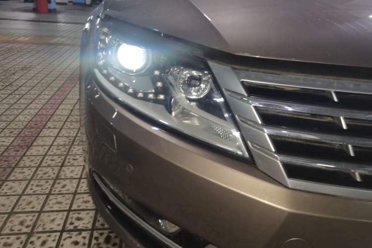 Used Volkswagen FAW-Volkswagen CC 2013 2.0 TSI Luxury Model Right Front Headlight