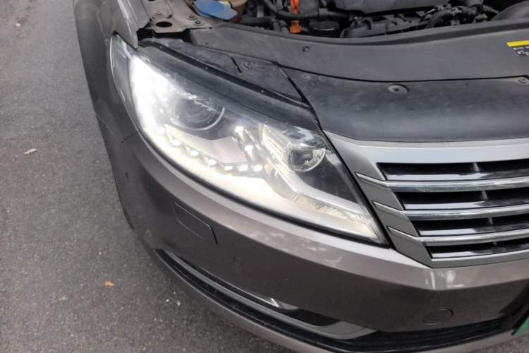 Used Volkswagen FAW-Volkswagen CC 2013 2.0 TSI Ultimate Model Right Front Headlight