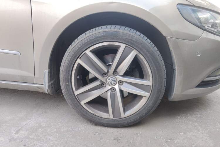 Used Volkswagen FAW-Volkswagen CC 2013 1.8TSI Luxury Model Right Front Wheel Hub