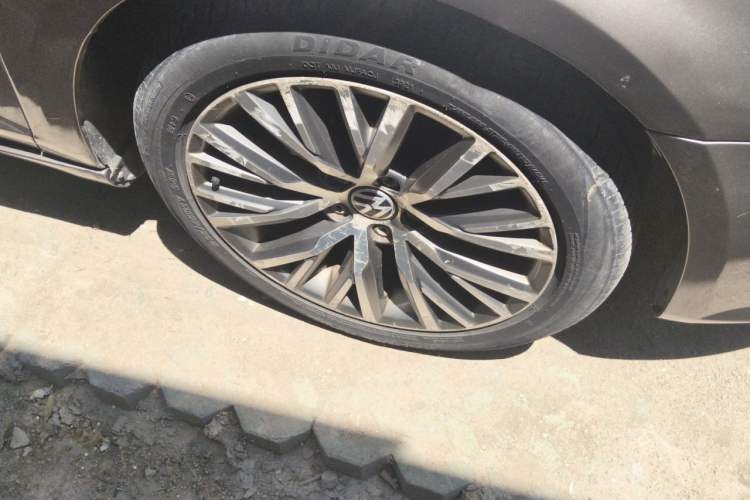 Used Volkswagen FAW-Volkswagen CC 2013 2.0 TSI Ultimate Model Right Front Wheel Hub