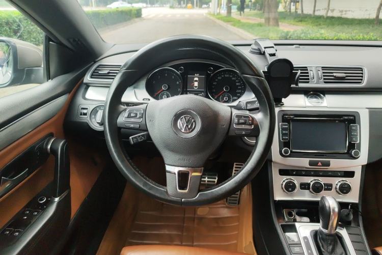 Used Volkswagen FAW-Volkswagen CC 2013 2.0 TSI Luxury Model Steering Wheel