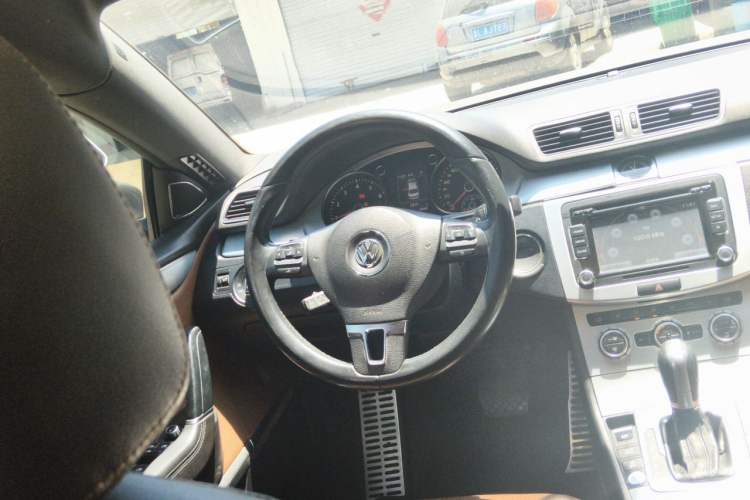 Used Volkswagen FAW-Volkswagen CC 2013 2.0 TSI Ultimate Model Steering Wheel