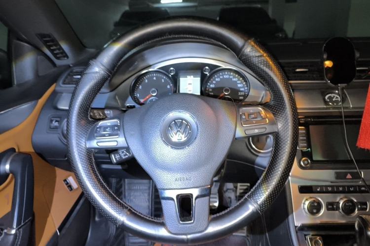 Used Volkswagen FAW-Volkswagen CC 2013 2.0 TSI Ultimate Model Steering Wheel