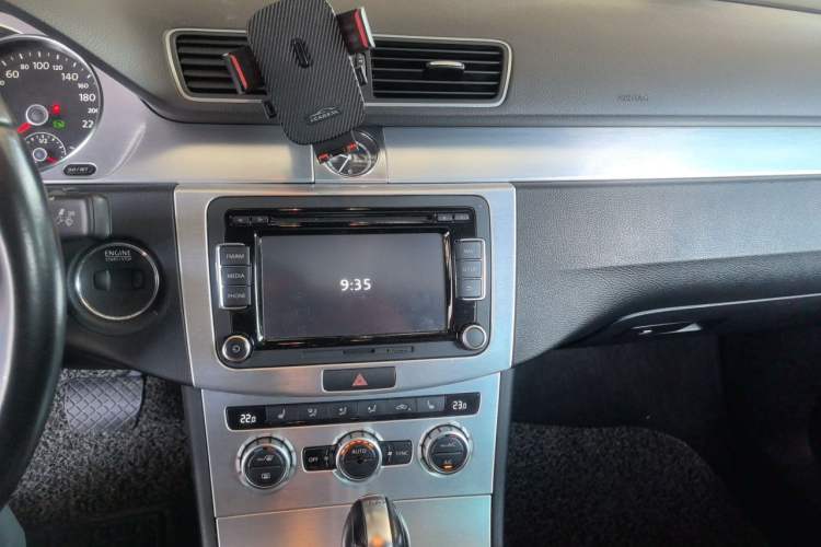 Used Volkswagen FAW-Volkswagen CC 2013 1.8TSI Luxury Model Audio And AC Panel