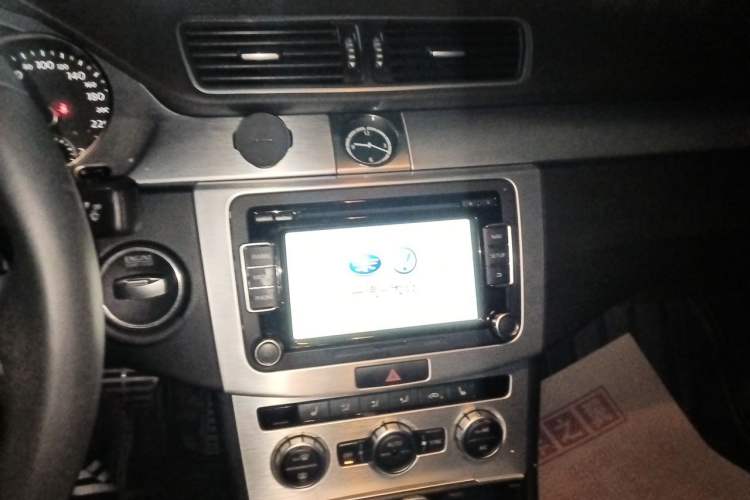 Used Volkswagen FAW-Volkswagen CC 2013 1.8TSI Luxury Model Audio And AC Panel