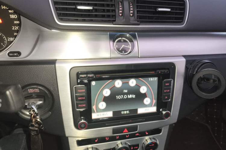 Used Volkswagen FAW-Volkswagen CC 2013 2.0 TSI Luxury Model Audio And AC Panel