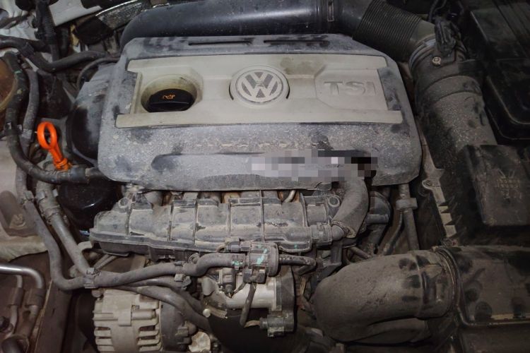 Used Volkswagen FAW-Volkswagen CC 2013 1.8TSI Luxury Model Engine Bay
