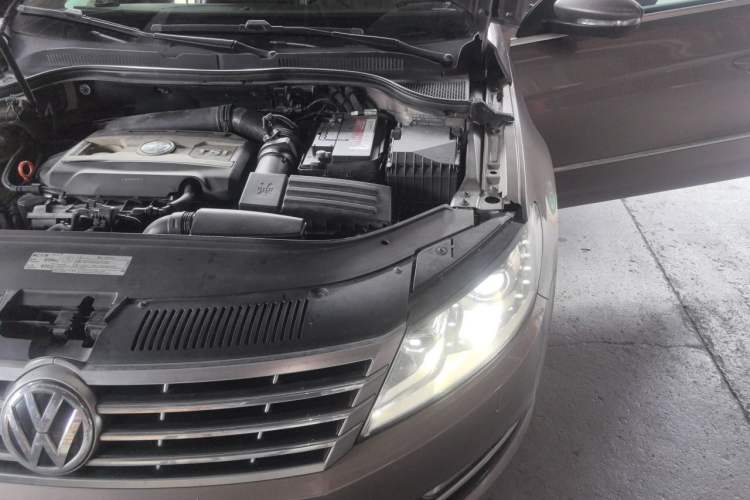 Used Volkswagen FAW-Volkswagen CC 2013 1.8TSI Luxury Model Engine Bay Left