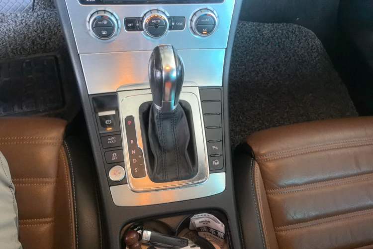 Used Volkswagen FAW-Volkswagen CC 2013 1.8TSI Luxury Model Gear Lever