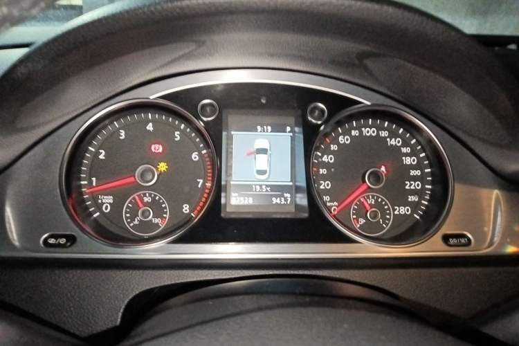 Used Volkswagen FAW-Volkswagen CC 2013 1.8TSI Luxury Model Instrument Cluster