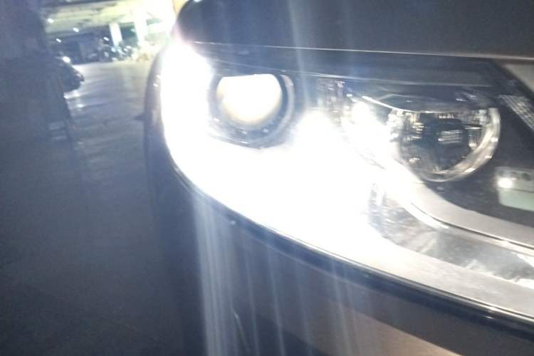 Used Volkswagen FAW-Volkswagen CC 2013 1.8TSI Luxury Model Right Front Headlight