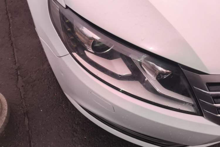 Used Volkswagen FAW-Volkswagen CC 2013 2.0 TSI Luxury Model Right Front Headlight