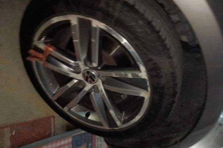 Used Volkswagen FAW-Volkswagen CC 2013 1.8TSI Luxury Model Right Front Wheel Hub