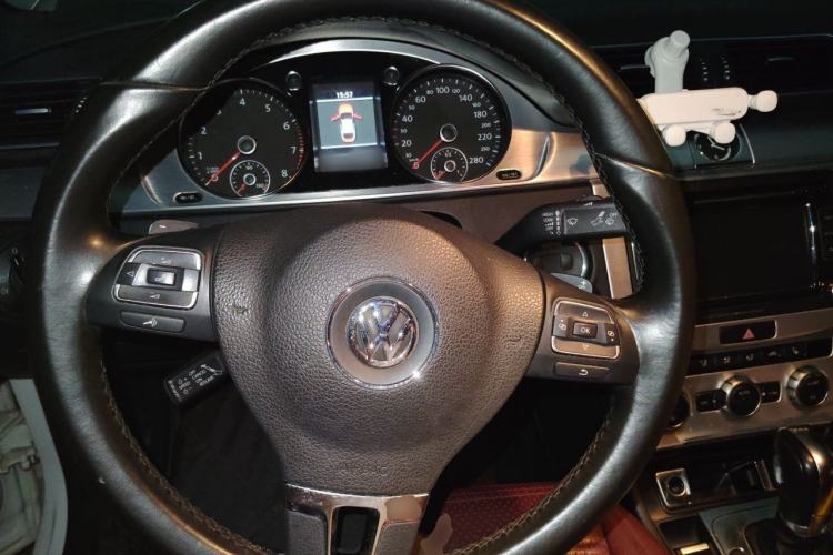 Used Volkswagen FAW-Volkswagen CC 2013 1.8TSI Luxury Model Steering Wheel