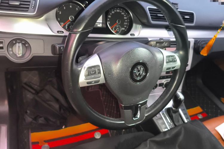 Used Volkswagen FAW-Volkswagen CC 2013 2.0 TSI Luxury Model Steering Wheel