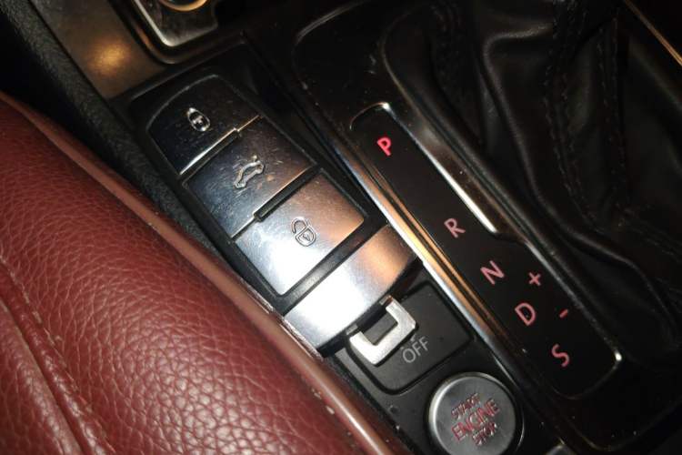 Used Volkswagen FAW-Volkswagen CC 2013 1.8TSI Luxury Model Vehicle Key