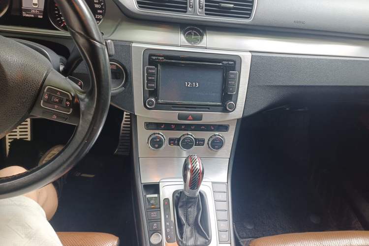 Used Volkswagen FAW-Volkswagen CC 2013 2.0 TSI Ultimate Model Audio And AC Panel