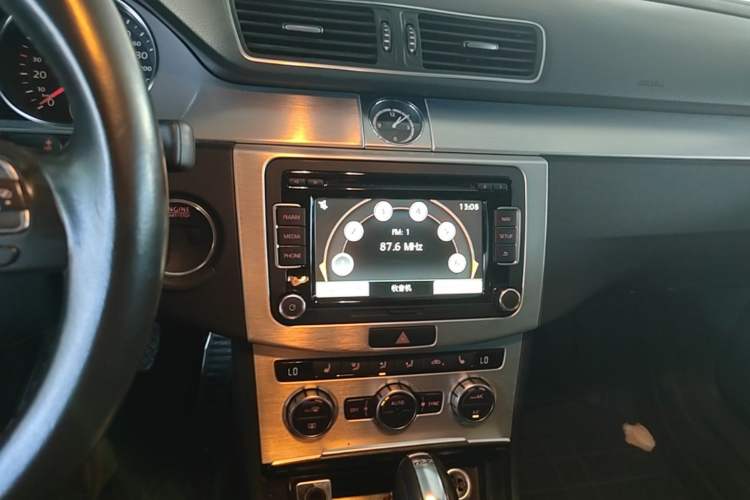 Used Volkswagen FAW-Volkswagen CC 2013 1.8TSI Luxury Model Audio And AC Panel