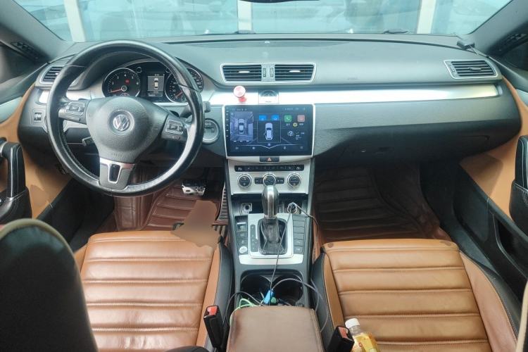 Used Volkswagen FAW-Volkswagen CC 2013 1.8TSI Luxury Model Center Console