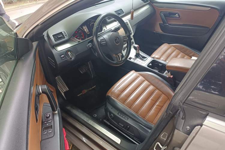 Used Volkswagen FAW-Volkswagen CC 2013 2.0 TSI Ultimate Model Driver Seat