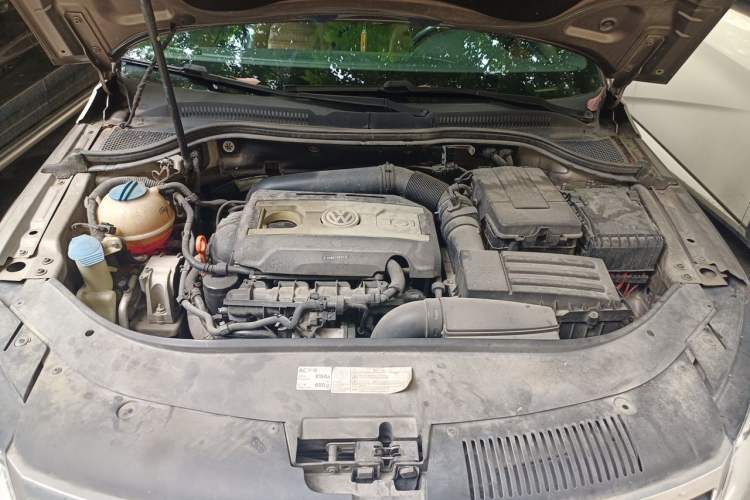 Used Volkswagen FAW-Volkswagen CC 2013 2.0 TSI Ultimate Model Engine Bay