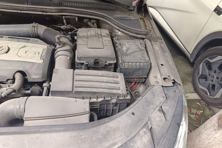 Used Volkswagen FAW-Volkswagen CC 2013 2.0 TSI Ultimate Model Engine Bay Left
