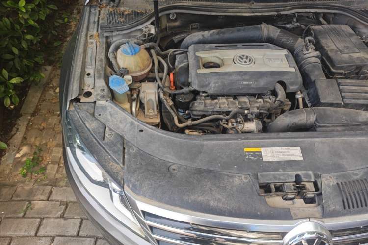 Used Volkswagen FAW-Volkswagen CC 2013 1.8TSI Luxury Model Engine Bay Right