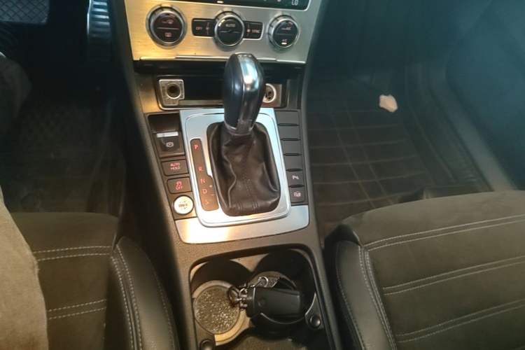 Used Volkswagen FAW-Volkswagen CC 2013 1.8TSI Luxury Model Gear Lever