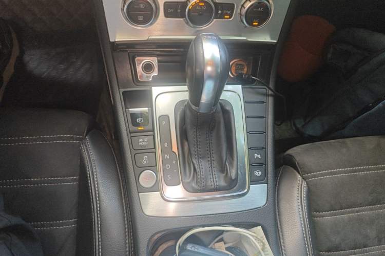 Used Volkswagen FAW-Volkswagen CC 2013 1.8TSI Luxury Model Gear Lever