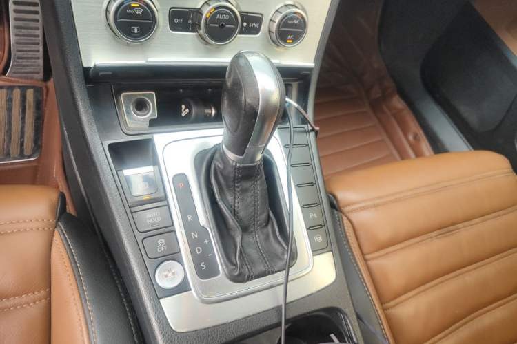 Used Volkswagen FAW-Volkswagen CC 2013 1.8TSI Luxury Model Gear Lever