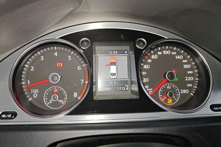 Used Volkswagen FAW-Volkswagen CC 2013 1.8TSI Luxury Model Instrument Cluster
