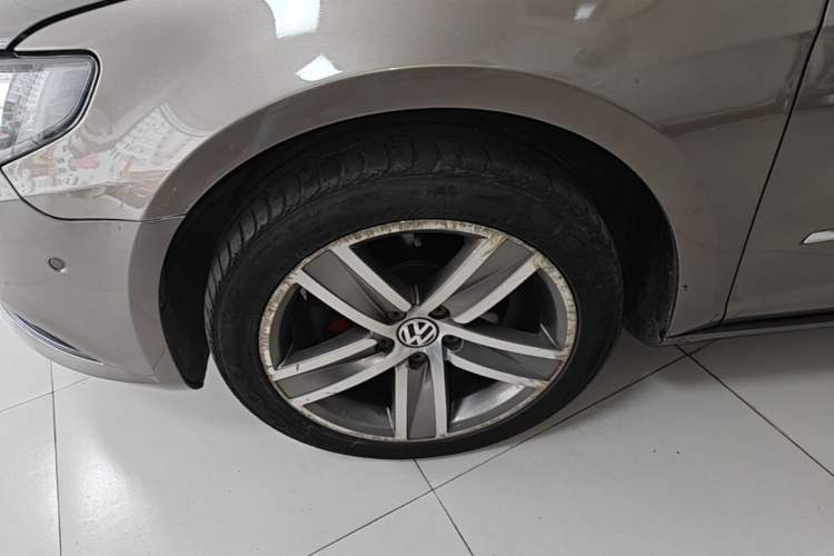 Used Volkswagen FAW-Volkswagen CC 2013 1.8TSI Luxury Model Left Front Wheel Hub