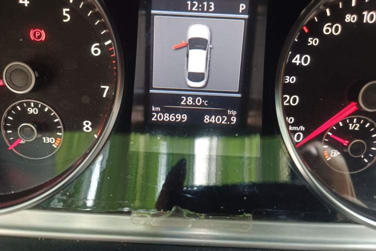 Used Volkswagen FAW-Volkswagen CC 2013 2.0 TSI Ultimate Model Odometer Close Up